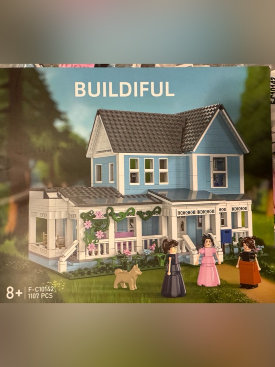 Other - Buildiful Gilmore Girls House Building Set